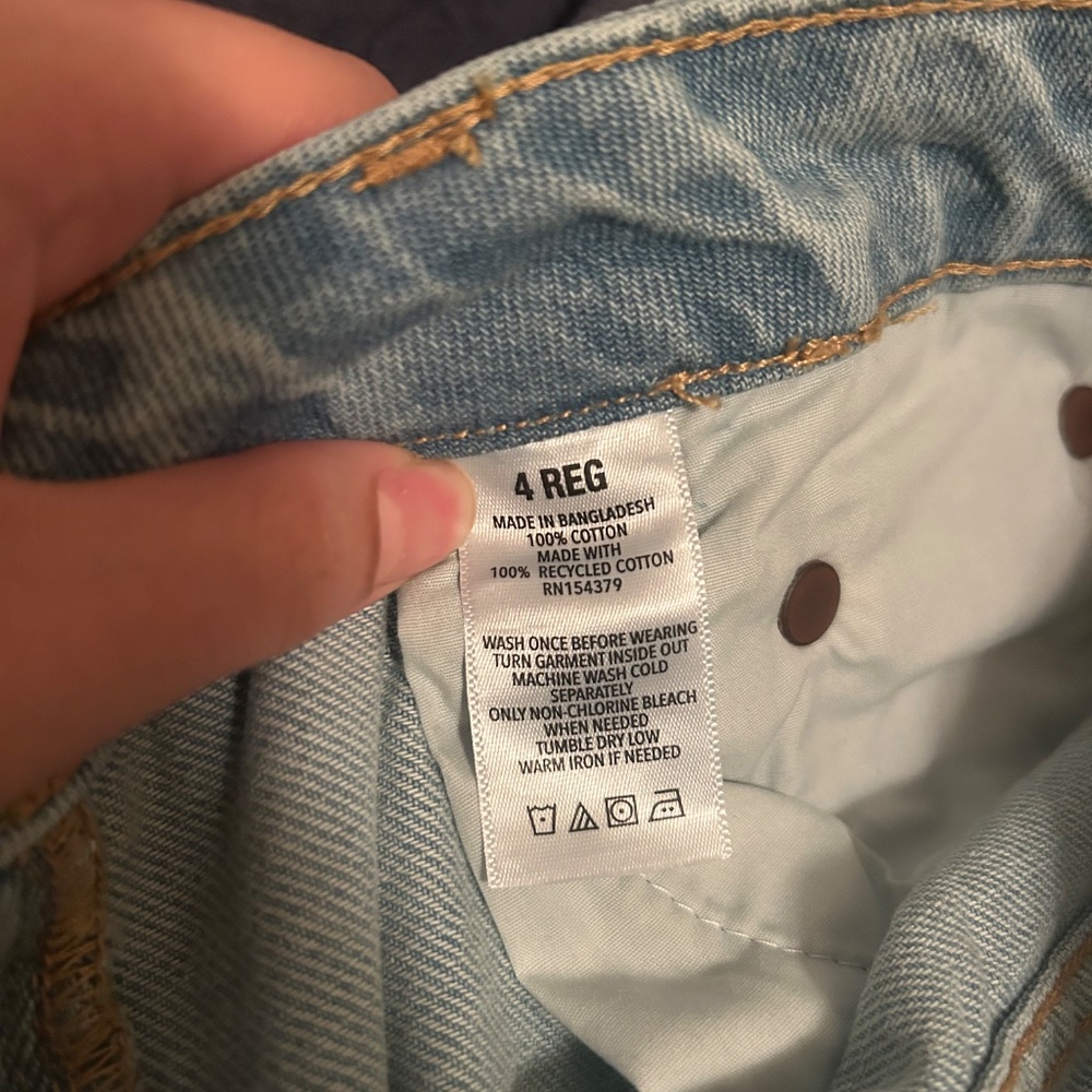 Low Rise Baggy Jeans - Picture 5 of 6